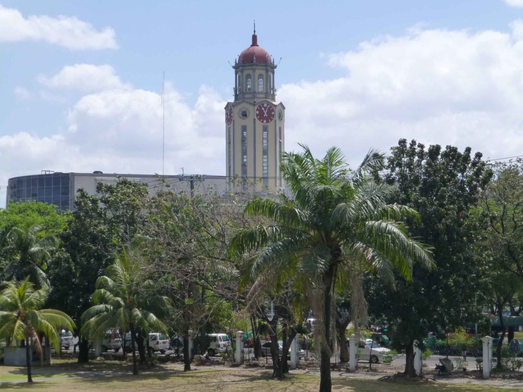 Башня с часами городской ратуши