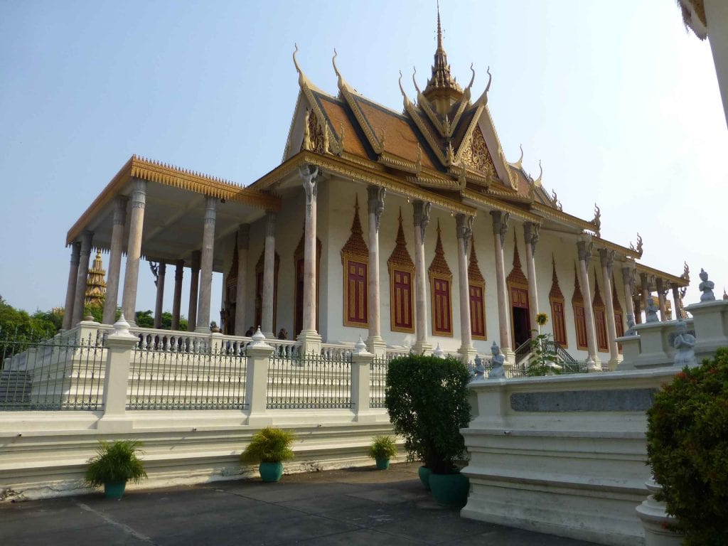 3. Пномпень